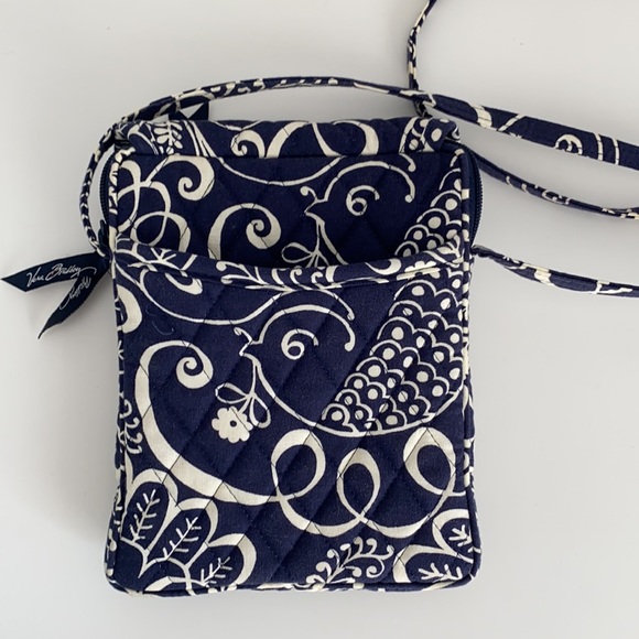 Vera Bradley Crossbody Bag - Picture 5 of 6